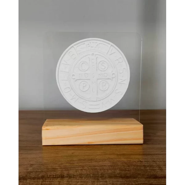 Acrilico com Medalha de São Bento  - Pó de Mármore - 11x10cm