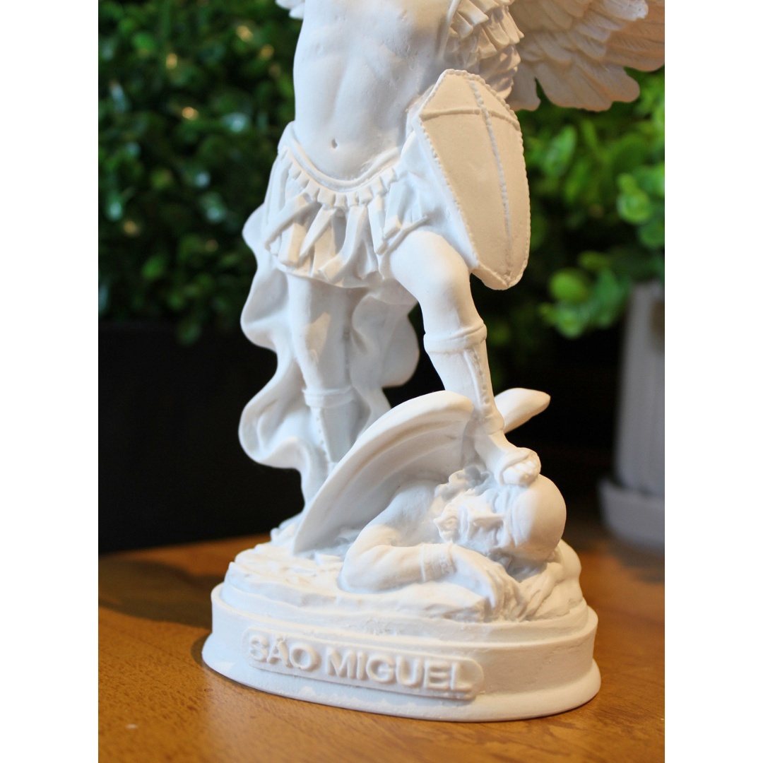 São Miguel Arcanjo - Pó de Mármore - 21cm - com espada banhado a ouro - Imagem 3