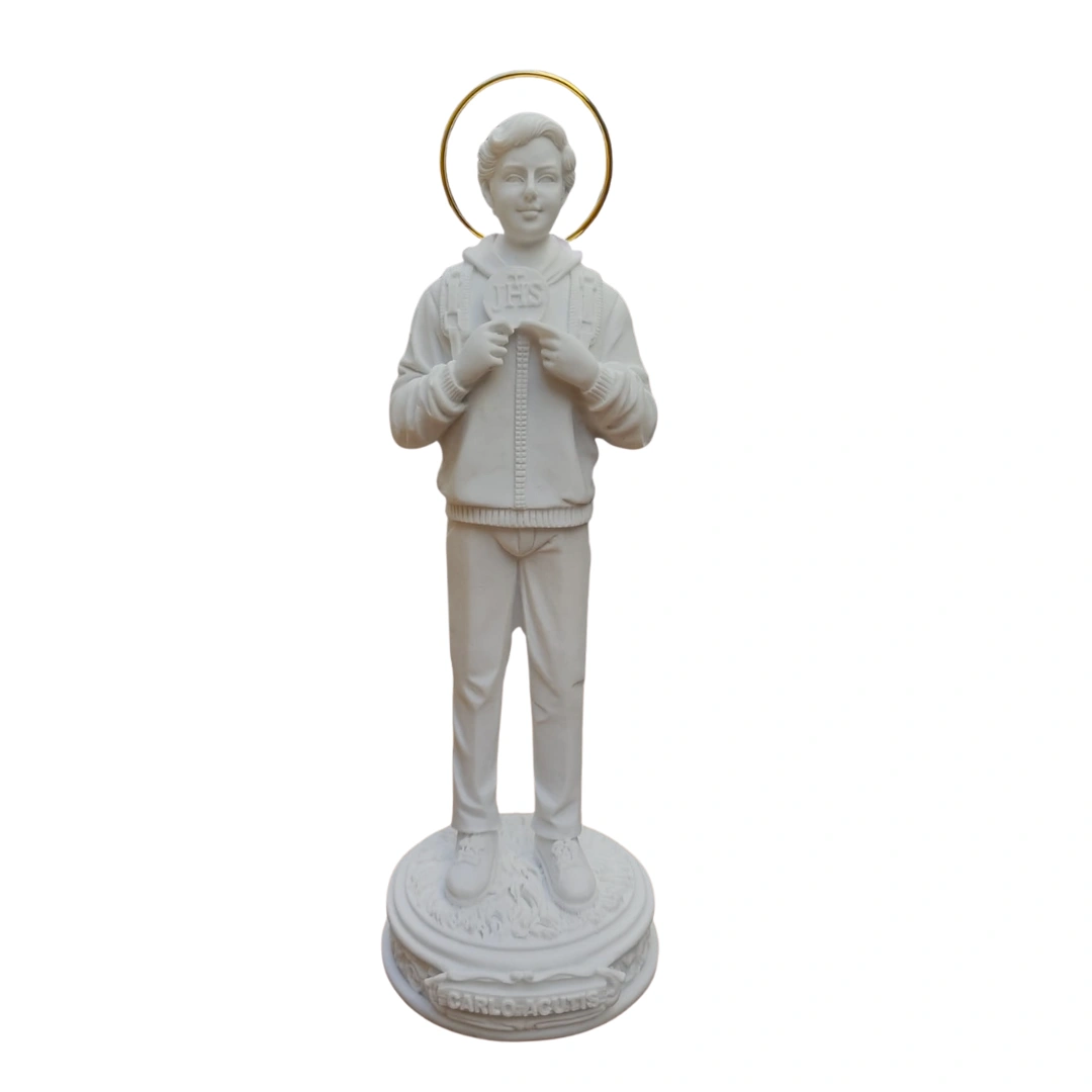 Carlo Acutis - Pó de Mármore - 20cm - com resplendor banhado a ouro