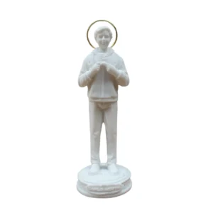Carlo Acutis - Pó de Mármore - 10cm - com resplendor banhado a ouro