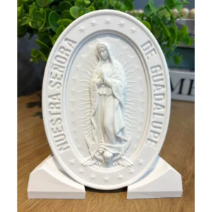 Medalha de N.Sra de Guadalupe com base - Pó de Mármore - 14,5Cx10L