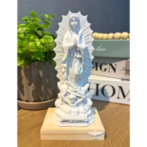 N.Sra de Guadalupe - Pó de Mármore - 18x9 cm - Base de madeira natural com divino branco