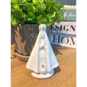 N.Sra Aparecida com Terço em Dourado - Porcelana com detalhes em ouro - 11cm