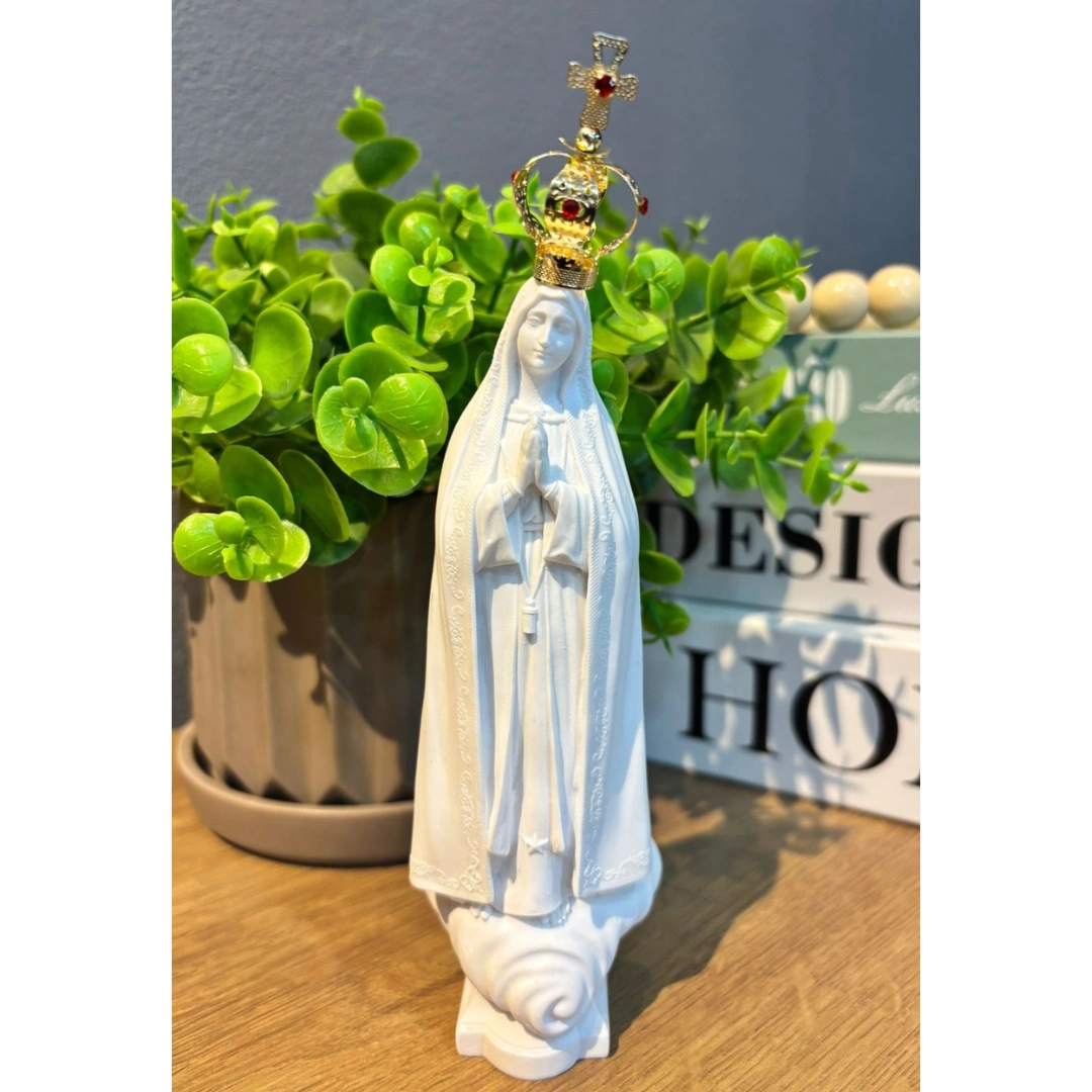 N.Sra de Fátima Capelinha - Pó de Mármore - 15cm - com coroa banhado a ouro