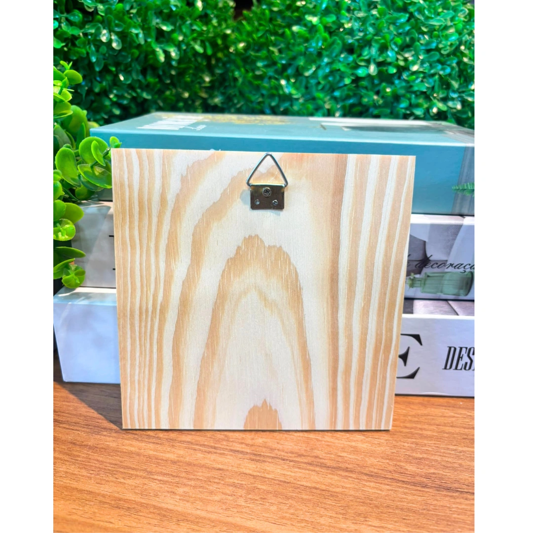 Quadro em madeira pinus com Aplique Anjo - Madeira Pinus - 14x14cm - Imagem 2
