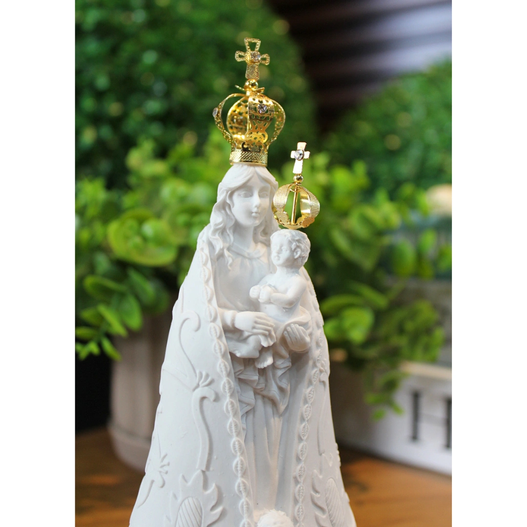 N.Sra de Nazaré - Pó de Mármore - 17cm - com coroa banhada a ouro - Imagem 2