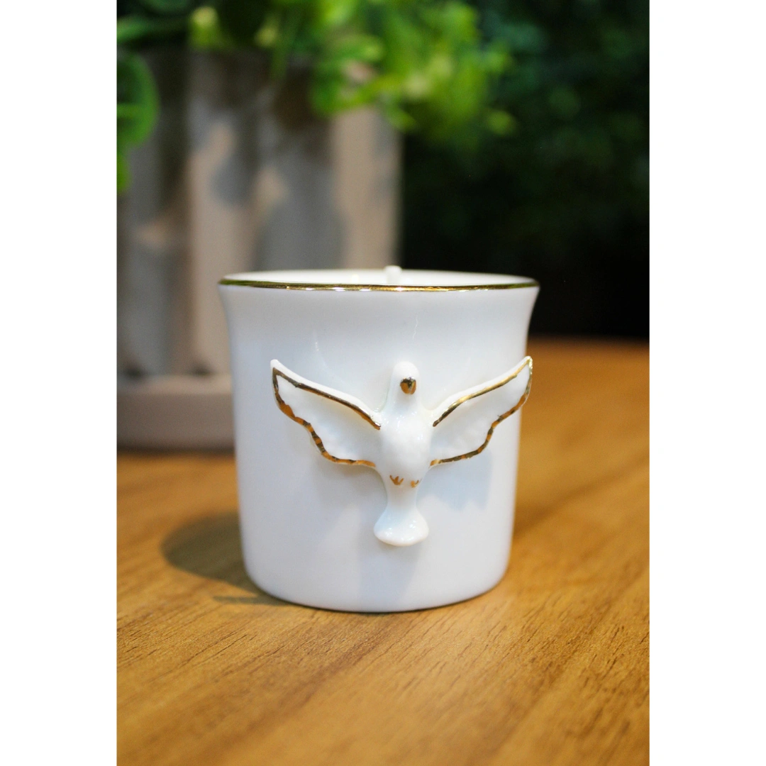 Vela Aromatica Espirito Santo - Porcelana com detalhes em ouro /Aroma Bamboo - 5Ax4,5Lcm - Imagem 2
