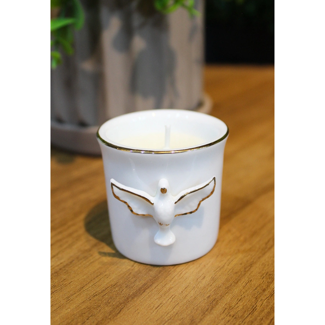 Vela Aromatica Espirito Santo - Porcelana com detalhes em ouro /Aroma Bamboo - 5Ax4,5Lcm